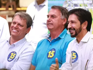 Bolsonaro embarca em campanha e diz que dará sugestões se Nunes pedir