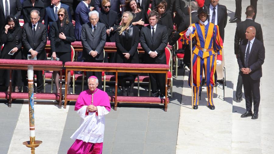 Presidente argentino Javier Milei na cerimônia do funeral do papa Francisco Presidente argentino Javier Milei na cerimônia do funeral do papa Francisco