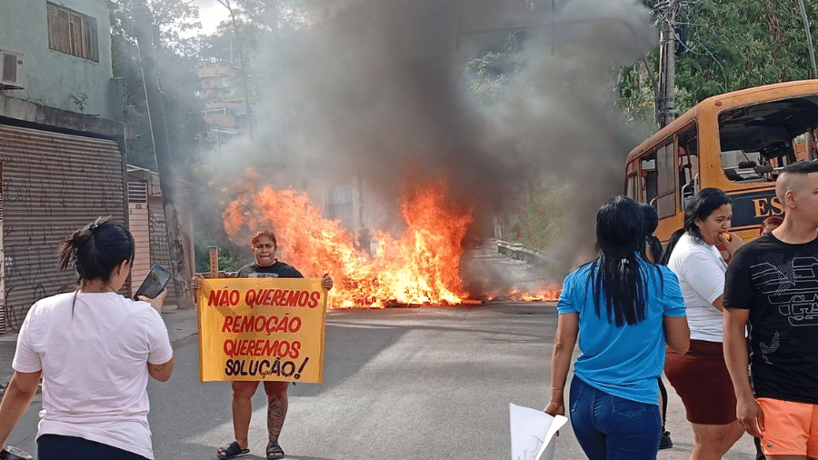 Moradora protesta contra despejo no Jardim Pantanal, em São Paulo - Divulgação/Jardim Pantanal