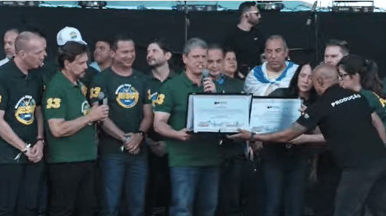 Governador Tarcísio de Freitas sancionou lei para tornar a banda Renascer Praise patrimônio cultural imaterial do estado de São Paulo durante o ato Governador Tarcísio de Freitas sancionou lei para tornar a banda Renascer Praise patrimônio cultural imaterial do estado de São Paulo durante o ato
