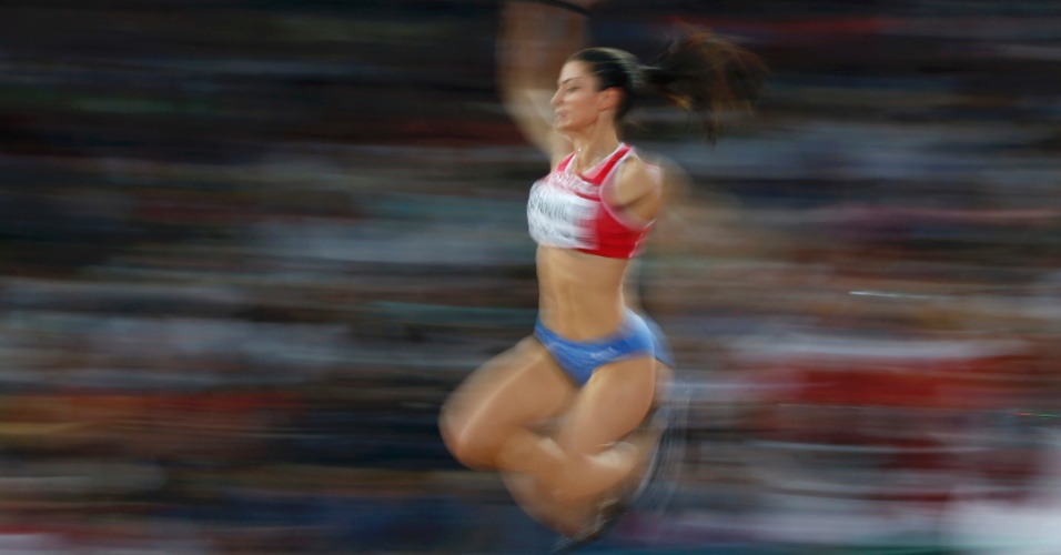 28.ago.2015 - A atleta sérvia Ivana Spanovic compete na final da prova de salto em distância durante o 15º Campeonato Mundial de Atletismo no Estádio Nacional, em Pequim, na China