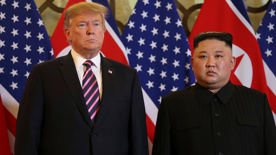 27.fev.2019 - O presidente dos Estados Unidos, Donald Trump, e o líder da Coreia do Norte, Kim Jong-un, posam para foto antes da segunda cúpula EUA-Coreia do Norte, em Hanoi, no Vietnã - Leah Millis/Reuters