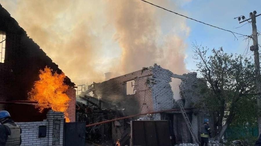 Imagem mostra destruição após ataque em Zaporizhzhia, no leste da Ucrânia - Reprodução/Facebook/SPRAVDI