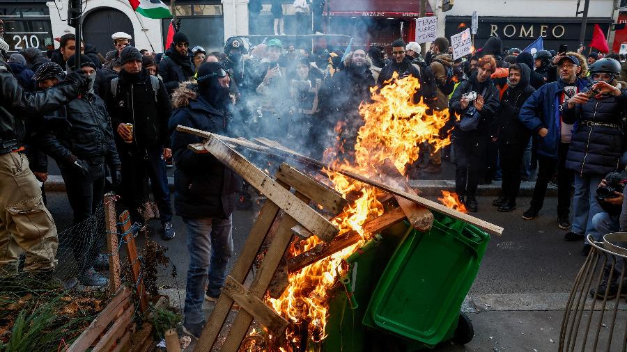 21.jan.23 - Novos protestos em Paris, na França, contra a reforma da previdência - Benoit Tessier/Reuters