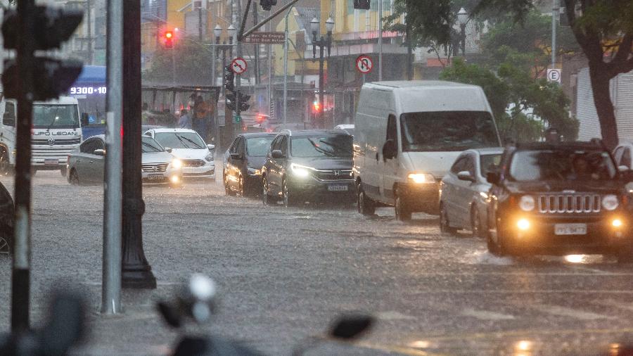 Nas próximas horas o tempo segue instável, com previsão de chuvas isoladas oscilando de intensidade até o início da noite