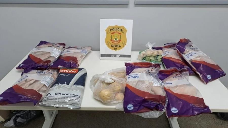 As merendeiras não utilizavam todos os produtos destinados às escolas e desviavam os alimentos - Divulgação / Polícia Civil do Distrito Federal