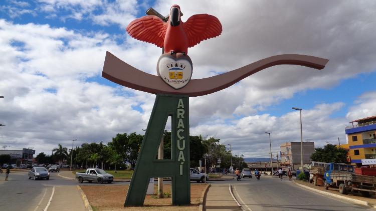 Monumento na entrada de Araçuaí (MG): cidade registrou 44,8ºC no domingo