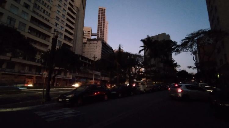 31.ago.2024 - Praça da Bandeira, no centro de São Paulo, é um dos pontos atingidos por apagão