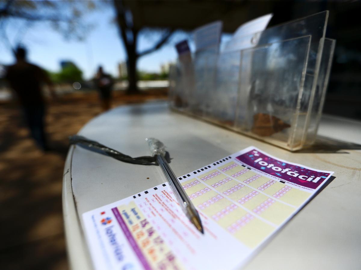 Duas apostas faturam mais de R$ 700 mil na Lotofácil