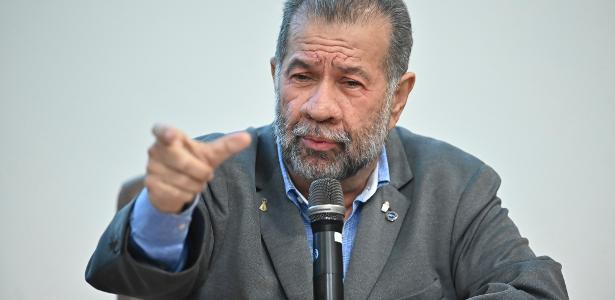 Crise do INSS aumenta bateção de cabeça no governo