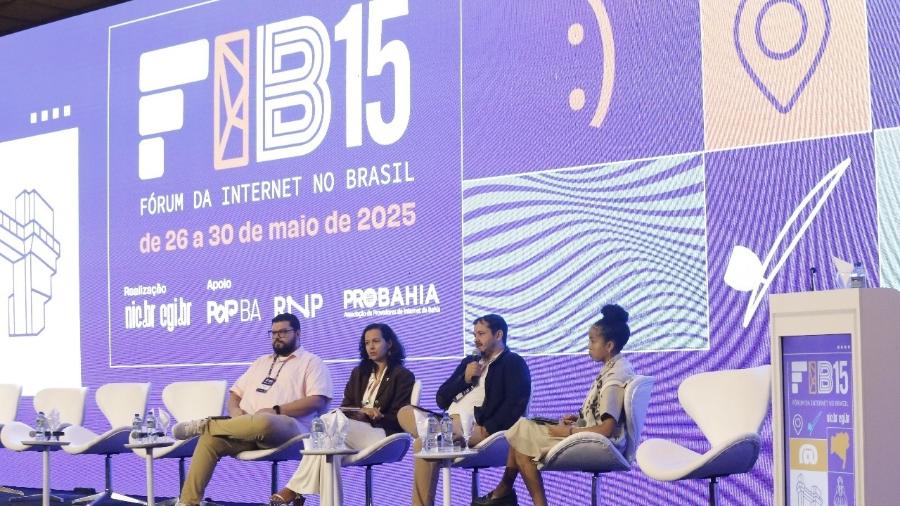 FIB15 - 15º Fórum da Internet no Brasil FIB15 - 15º Fórum da Internet no Brasil