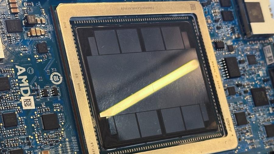 Chips MI350 são uma série anterior à MI450, que vai ser fornecida pela AMD à OpenAI Chips MI350 são uma série anterior à MI450, que vai ser fornecida pela AMD à OpenAI