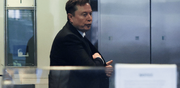 Musk concorda em pagar multa de US$ 1,5 milhão por compra de ações do Twitter