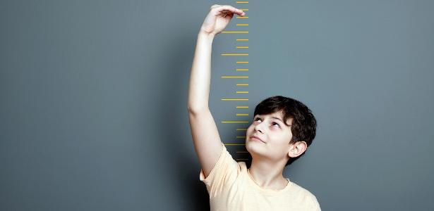 Por que acordamos com uma altura e vamos dormir mais baixinhos?