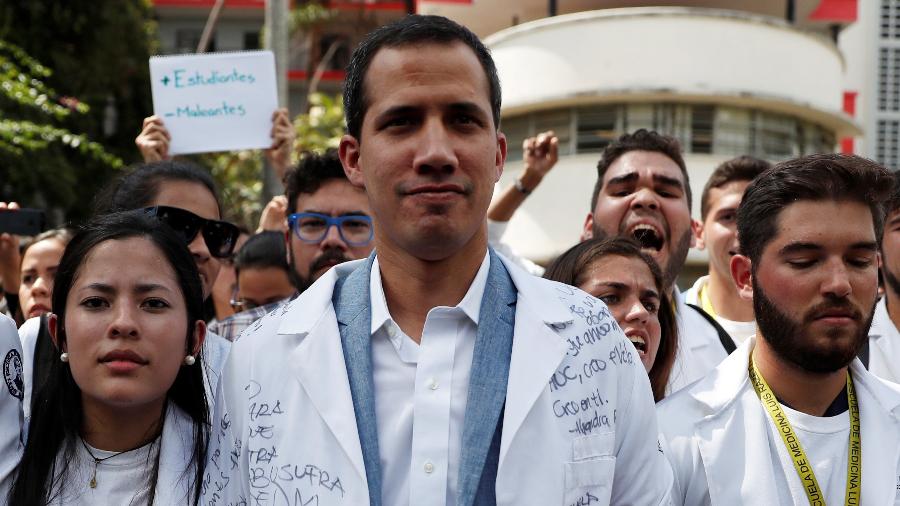 30.jan.2019 - Líder da oposição venezuelana e autoproclamado presidente Juan Guaidó durante protesto contra Nicolás Maduro em Caracas - Carlos Garcia Rawlins/Reuters