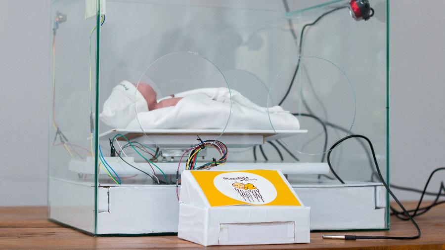 Protótipo de incubadora multissensorial ganhou prêmio em simpósio de computação aplicada à saúde - Divulgação/PUC Poços de Caldas