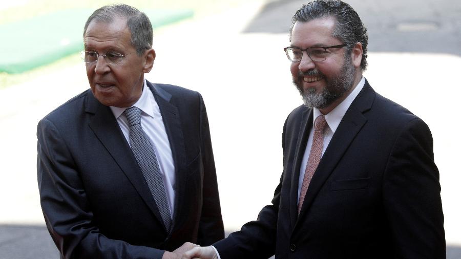 O ministro de Relações Exteriores russo Sergei Lavrov e o chanceler brasileiro Ernesto Araújo durante encontro dos Brics no Rio de Janeiro - Ricardo Moraes/Reuters