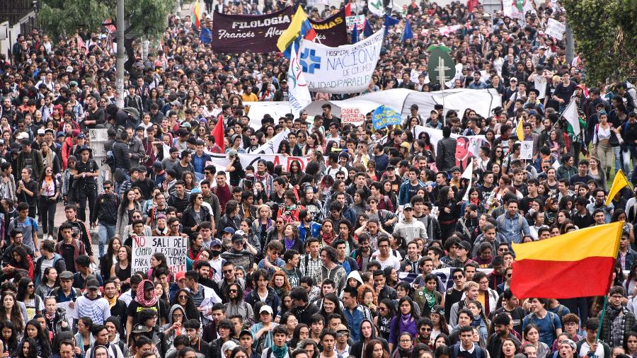 10.10.2019 - Protestos estudantis em Bogotá, na Colômbia - Getty Images