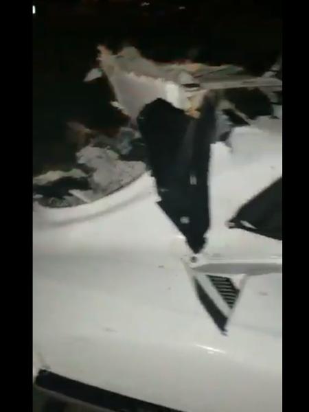 Jet ski ficou parcialmente destruído após bater em lancha na Barra da Tijuca - Reprodução/Twitter