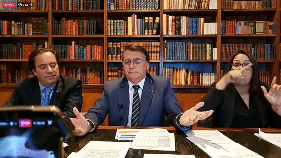 Bolsonaro ainda disse que não ficaria "triste" se o autor do ataque à escola em Saudades (SC) morresse - Reprodução/Facebook