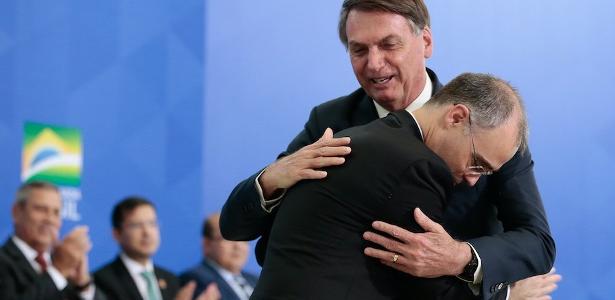 Candidato "terrivelmente evangélico" de Bolsonaro não vai para o STF - 20/08/2021 - Vimarsana News