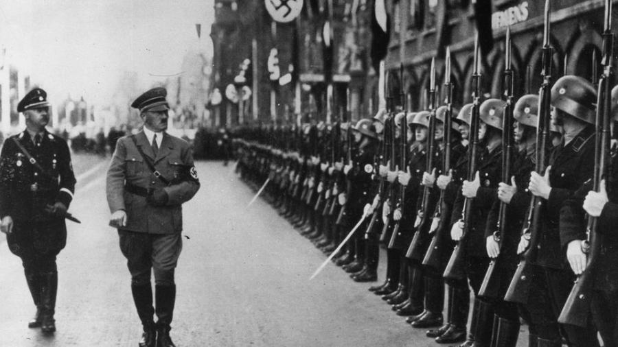 Debate sobre o que deve ser proibido em torno do nazismo teve início ao redor do mundo logo após o genocídio cometido pelo regime liderado por Hitler - Getty Images