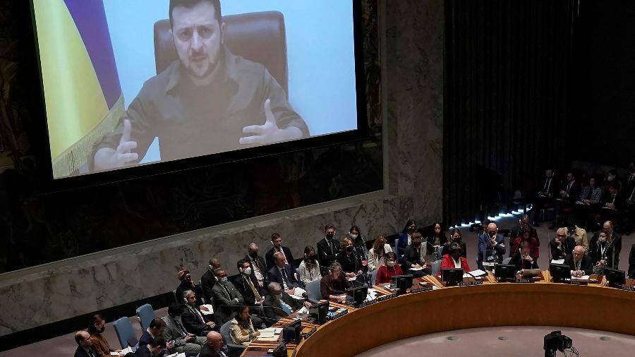 5.abr.2022 - Volodymyr Zelensky em reunião do Conselho de Segurança da ONU - TIMOTHY A. CLARY/AFP