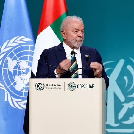 Lula em discurso na cúpula da COP28, em Dubai - Thaier Al Sudani - 01.dez.2023/Reuters