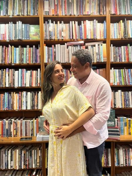A deputada federal Fernanda Melchionna (PSOL-RS) e o parlamentar Orlando Silva (PCdoB-SP) anunciaram a gravidez