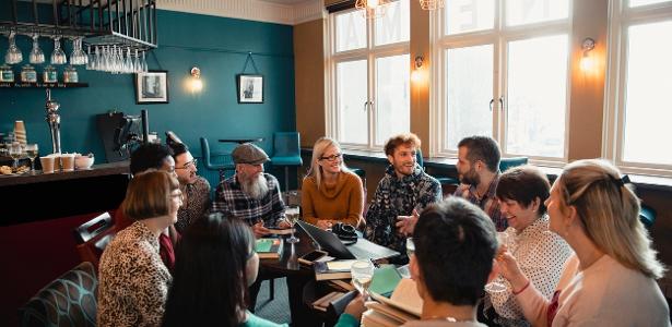 Fadiga digital: Clubes offline serão tendência em 2025?