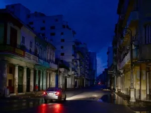 Cuba entra no 4º dia de apagão e levanta dúvidas sobre solução rápida