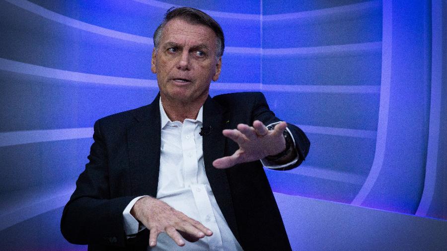 14.05.25 - O ex-presidente Jair Bolsonaro (PL) concede entrevista ao UOL, em Brasília