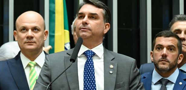 Daniela Lima: Flávio Bolsonaro trata como meme tarifaço que impacta todos