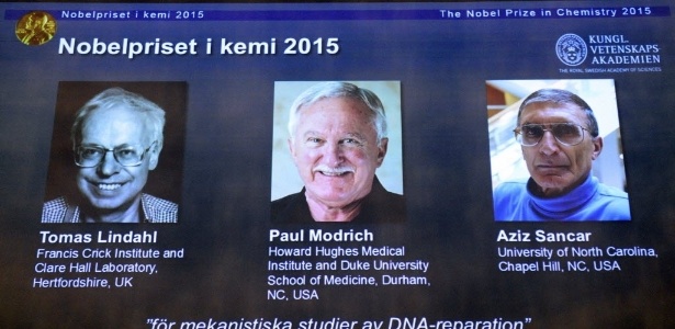O sueco Tomas Lindahl, o americano Paul Modrich e o turco Aziz Sancar ganharam o prêmio Nobel de Química de 2015 - Jonathan Nackstrand/AFP