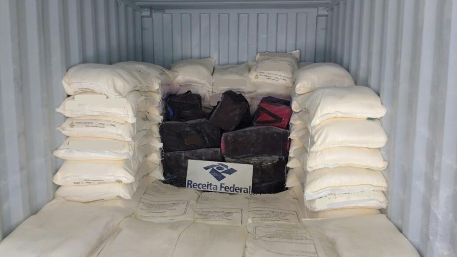 Cocaína apreendida em bolsas em contêineres de sacas de fubá na Alfândega de Santos - Receita Federal de Santos