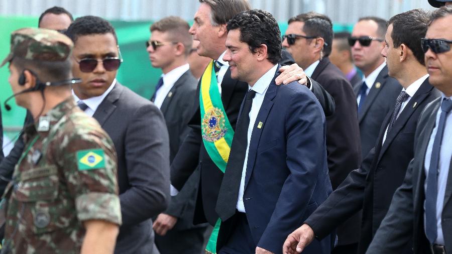 O presidente Jair Bolsonaro ao lado dos ministros Sergio Moro (Justiça), general Heleno (GSI) e Onyx Lorenzoni (Casa Civil) no desfile do 7 de Setembro - Pedro Ladeira/Folhapress