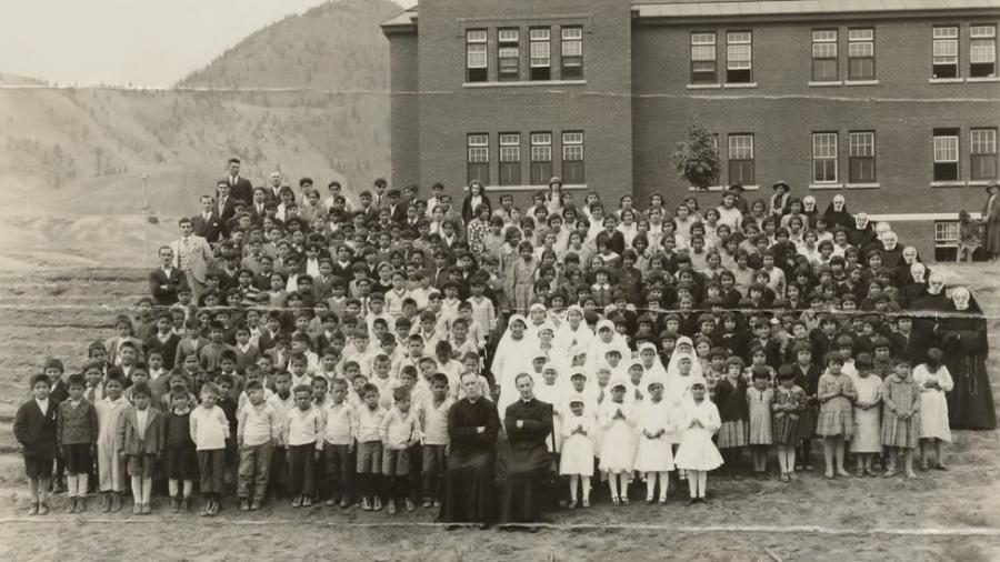 A escola Kamloops em 1937: local tinha capacidade para abrigar até 500 crianças - EPA