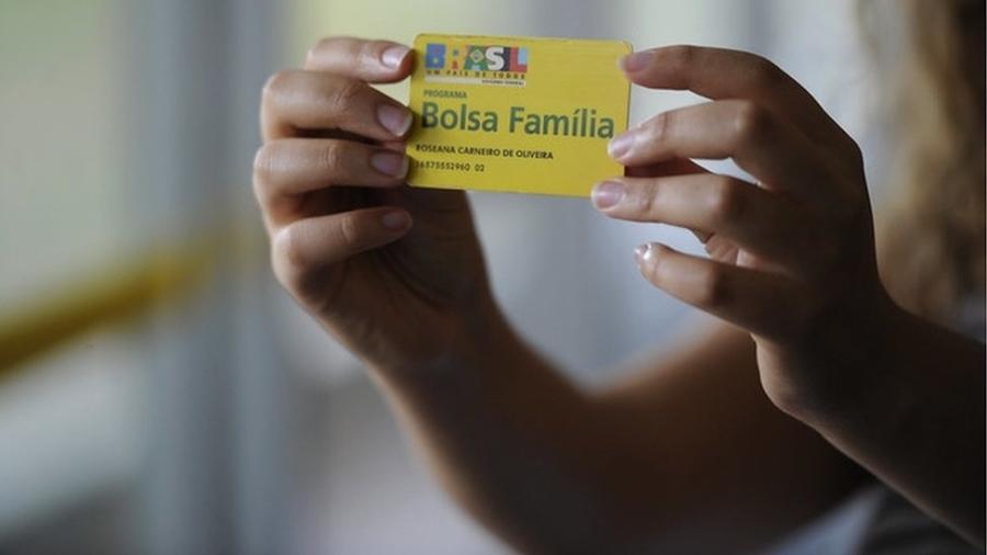 O Bolsa Família foi substituído pelo programa Auxílio Brasil - Agência Senado