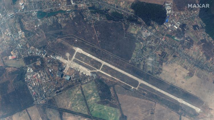 31 de marzo de 2022: la imagen satelital muestra una descripción general del aeropuerto Antonov en Hostomil, Ucrania - Maxar Technologies / Reuters - Maxar Technologies / Reuters