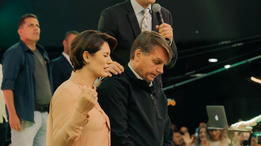 Michelle e Bolsonaro em culto evangélico em Belo Horizonte  - Reprodução/Facebook
