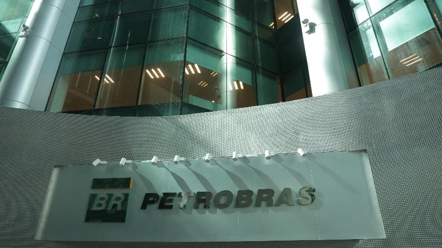 Logotipo da Petrobras em seu prédio no Rio de Janeiro