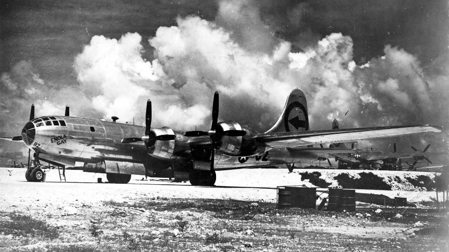 Enola Gay, aeronave que lançou a primeira bomba atômica sobre o Japão, em 1945