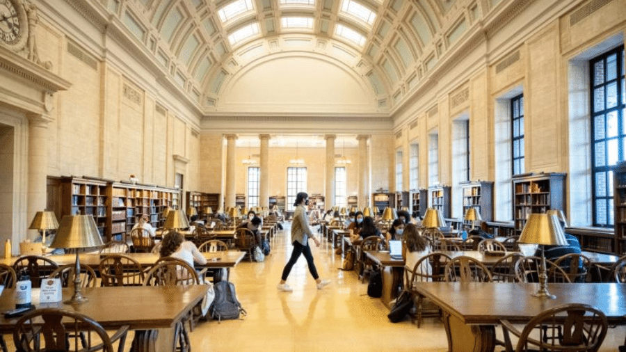 Uma das bibliotecas de Harvard 