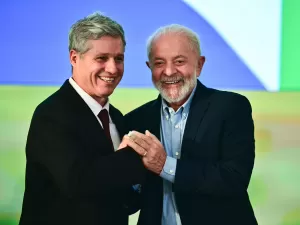 Enquanto Lula parabeniza, ministro critica Trump: 'Cultiva piores valores'