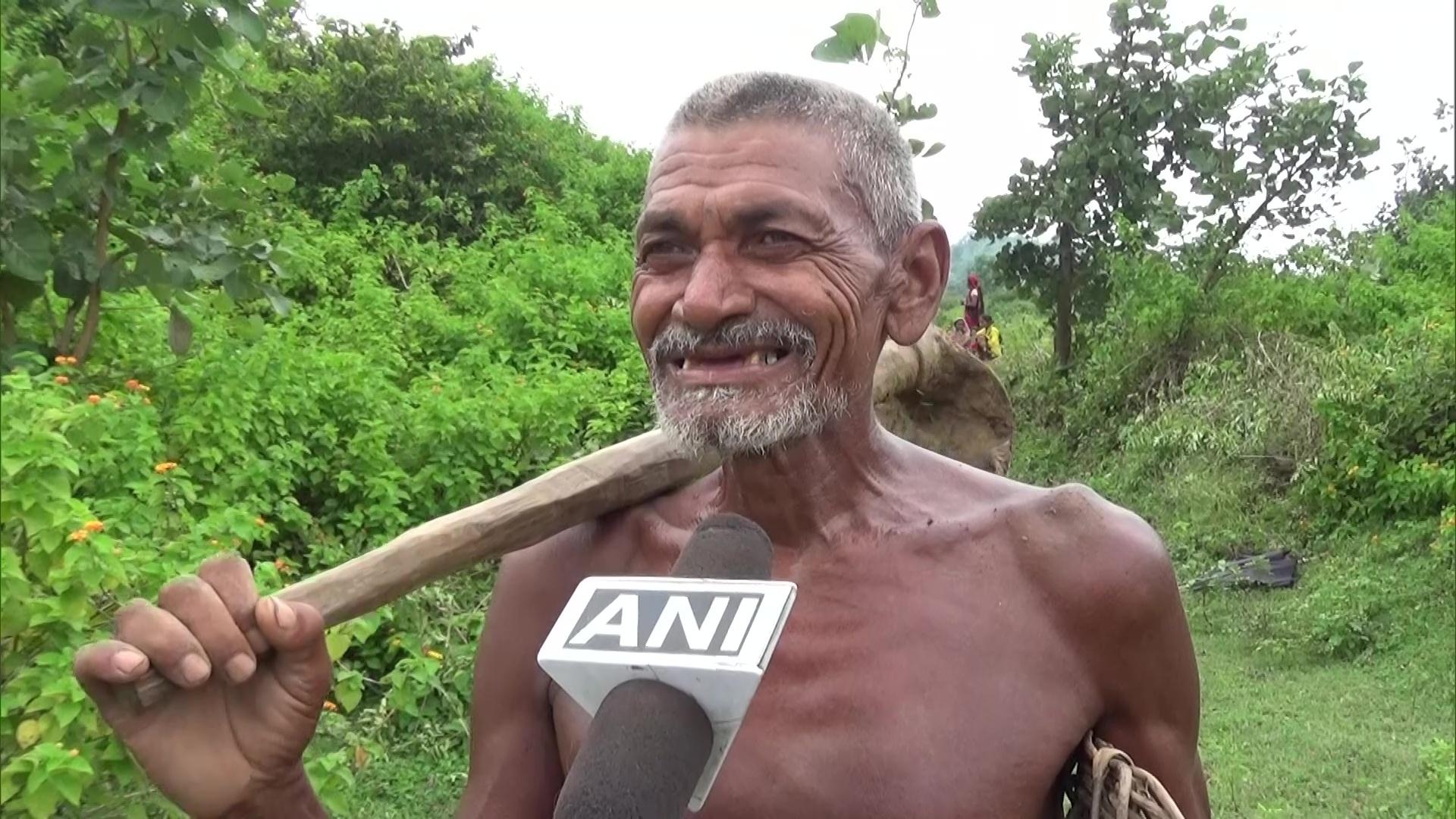 Laungi Bhuiya, o agricultor indiano que cavou um canal em 30 anos e transformou o vilarejo de Kothilwa - undefined