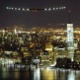 11.jun.2016 - O avião Solar Impulse 2 se aproxima de Nova York para pouso no aeroporto JFK, após decolar de Lehigh Valley, a cerca de 120 km. A aeronave movida a energia solar partiu de Abu Dhabi em 9 de março de 2015 com o projeto de voar ao redor do mundo, em uma jornada de 35 mil quilômetros e 500 horas. Neste sábado, ao chegar a Nova York, a expedição completou 29.800 km de viagem, faltando apenas duas etapas para a conclusão, de volta a Abu Dhabi - Jean Reivillard/Reza/AFP