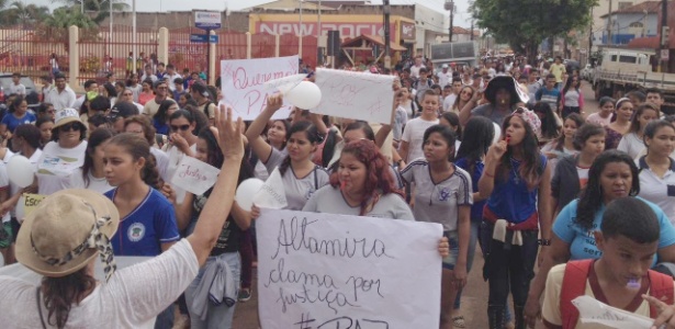 Moradores fazem protesto por paz em Altamira (PA) após a morte do secretário do meio ambiente Luiz Araújo  - Karina Pinto/Folhapress