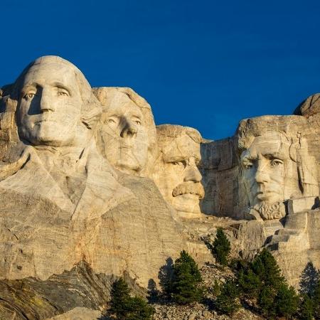 Donald e Melania Trump vão hoje ao Memorial Nacional Monte Rushmore, na Dakota do Sul (foto) - Visions of America/Universal Images Group via Getty Images