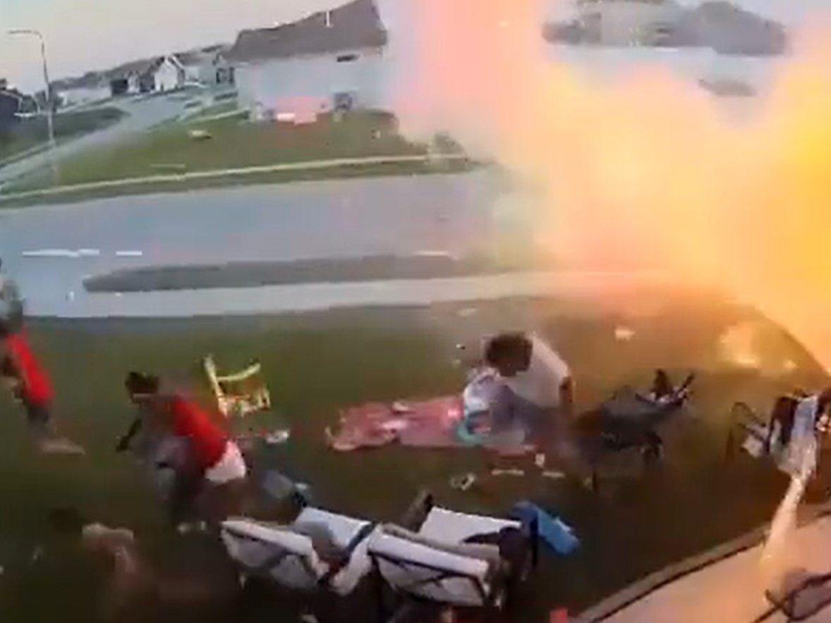 Que perigo! Jovem explode quarto com fogos de artifício do Pikachu; veja