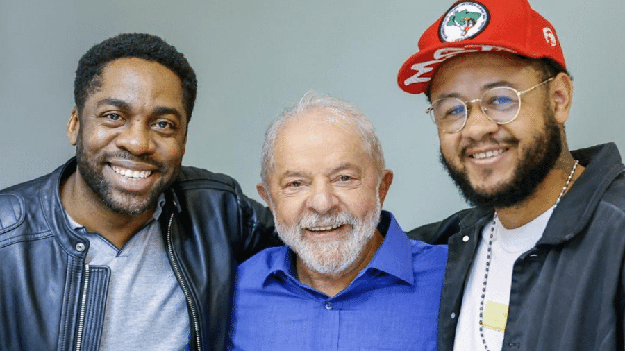 Lázaro Ramos e Emicida se encontraram com Lula, ex-presidente e candidato à presidência - Reprodução/Twitter/Ricardo Stuckert